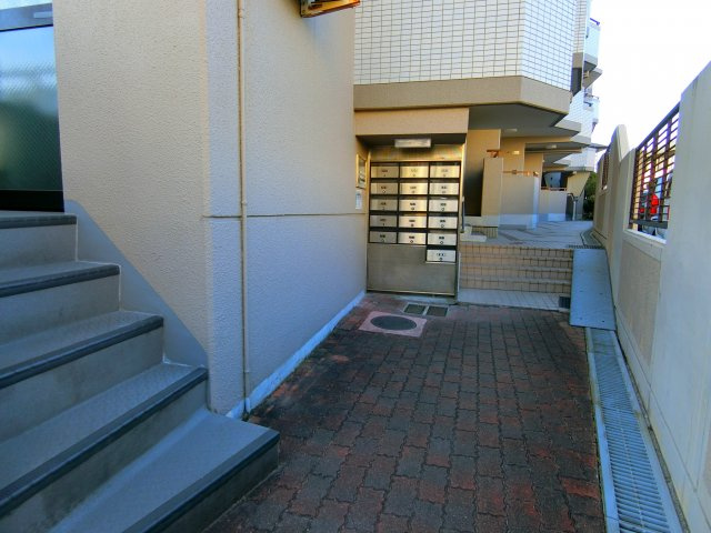 ライオンズマンション千代田柳風台のエントランス