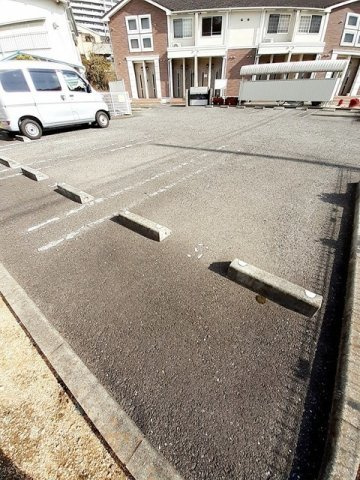 パルティール妙法寺Ⅱの駐車場