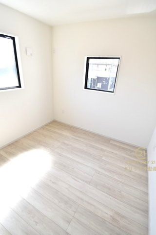 TERRACE　日立市諏訪町　1期 　1の洋室|採光バッチリ・通風良好です。
たっぷり差し込む陽光がお部屋を明るく照らします！（写真は完成イメージ）