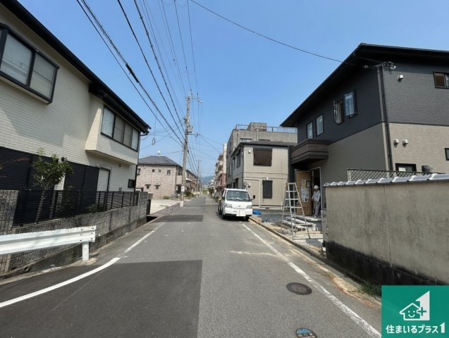 ●29(土)30(日)現地説明会！　天理市川原城町　限定1邸の前面道路含む現地写真|周辺は閑静な住宅街です。前面道路もしっかりと有りますので車の出し入れも安心ですよ！