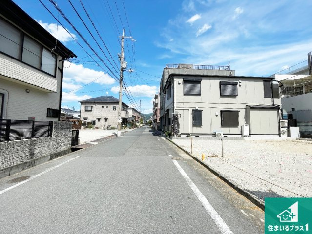 1(土)2(日)現地説明会　天理市川原城町の前面道路含む現地写真|駅やスーパー、小学校・中学校等日常生活に欠かせない情報や道のりもご紹介いたしますのでお気軽にご相談ください。