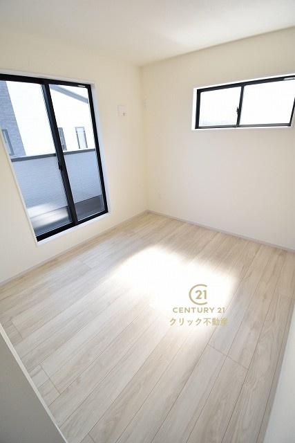 TERRACE　日立市諏訪町　1期 　2の洋室|採光バッチリ・通風良好です。
たっぷり差し込む陽光がお部屋を明るく照らします！