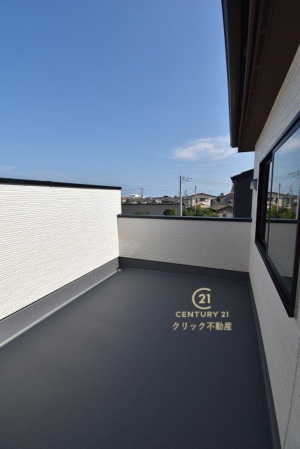 TERRACE　日立市諏訪町　1期 　2のバルコニー|南面、日当たり良好なバルコニーです。気分転換に出るだけでも、晴れた日にお洗濯物やお布団を一気に干すのも気持ちがいい♪