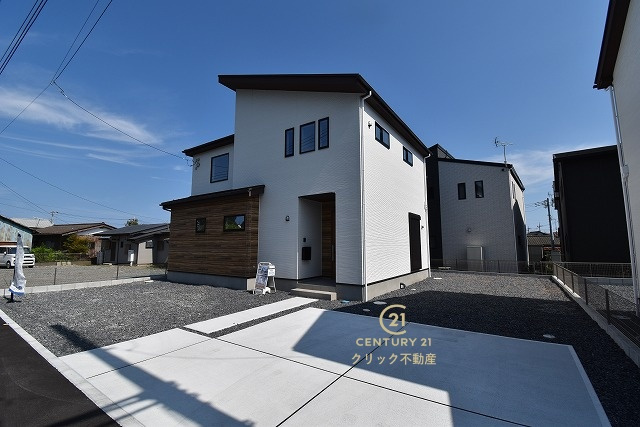 TERRACE　日立市諏訪町　1期 　2の駐車場|駐車場は十分なスペース。ご家族それぞれが車をご所有の場合や、来客の際も安心です。
内覧可能です。ご予約はHPから、またお電話でもお気軽にどうぞ。