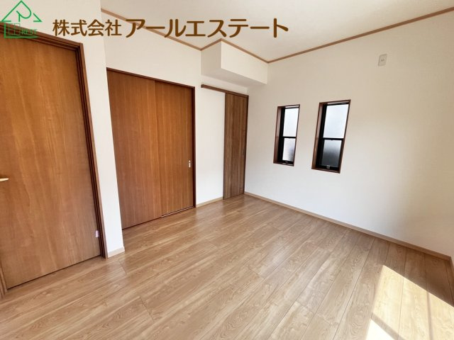 姫路市東山　　　中古戸建の洋室