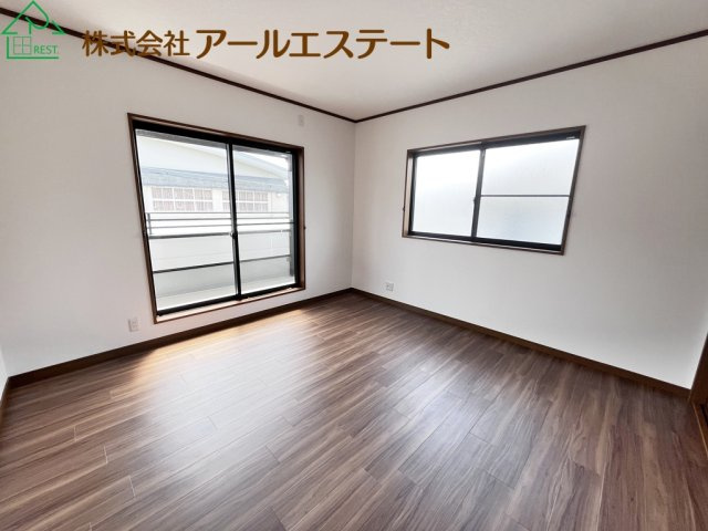 姫路市東山　　　中古戸建の洋室
