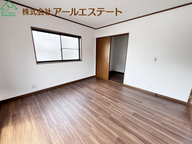 姫路市東山　　　中古戸建の洋室