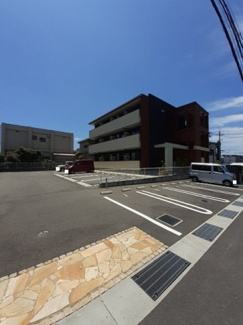 【駐車場】
