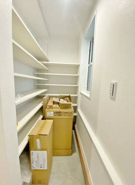西東京市南町3丁目 限定1棟の収納|便利なシューズインクローゼット
ご家族の季節ごとの靴もしっかり収納できます
アウトドア用品などの収納にも便利です