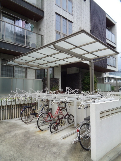 グロワール　プルミエのその他共用部分|屋根付き駐輪場