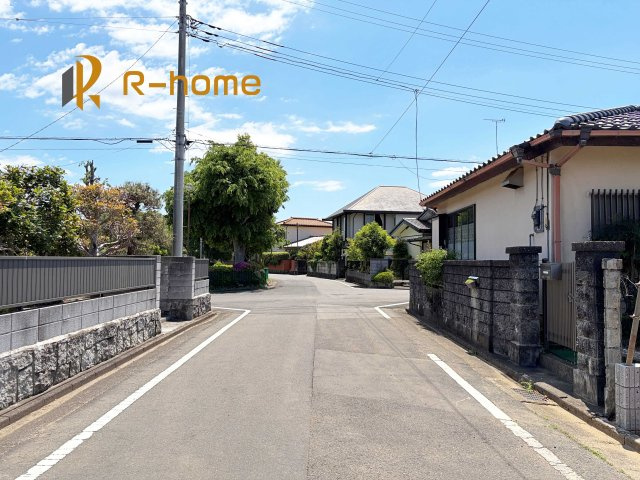 水戸市堀町5期　新築戸建て　1号棟の前面道路含む現地写真|周辺環境も併せて案内致します♪
閑静な住宅地で笑顔あふれる新生活！
ぜひ現地へお越しください♪