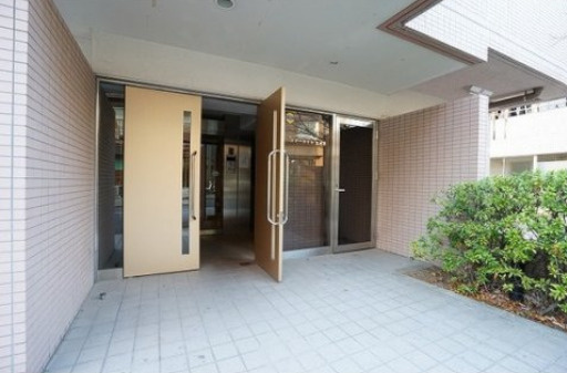 豊島区上池袋４丁目の賃貸マンションのエントランス