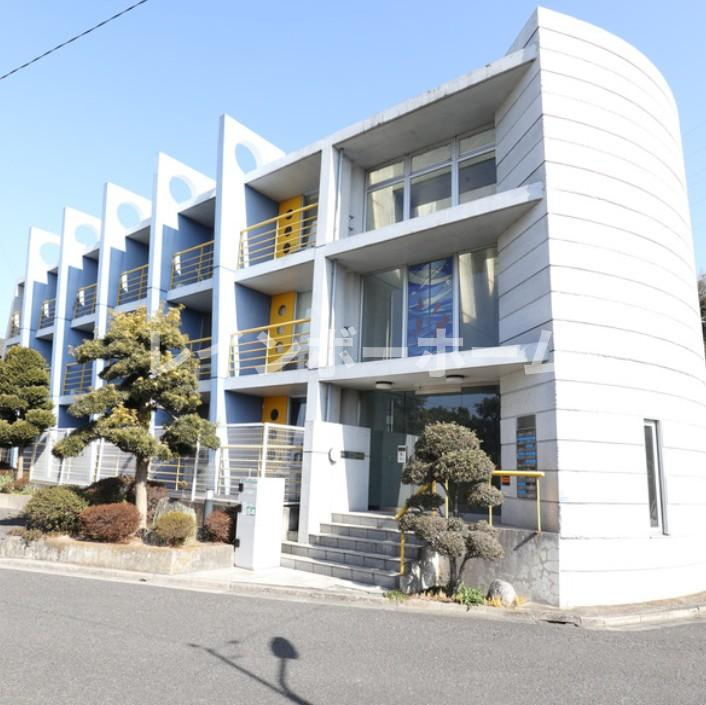 リバーフロントプラザの外観