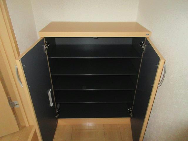 プードリエサクラⅡの玄関