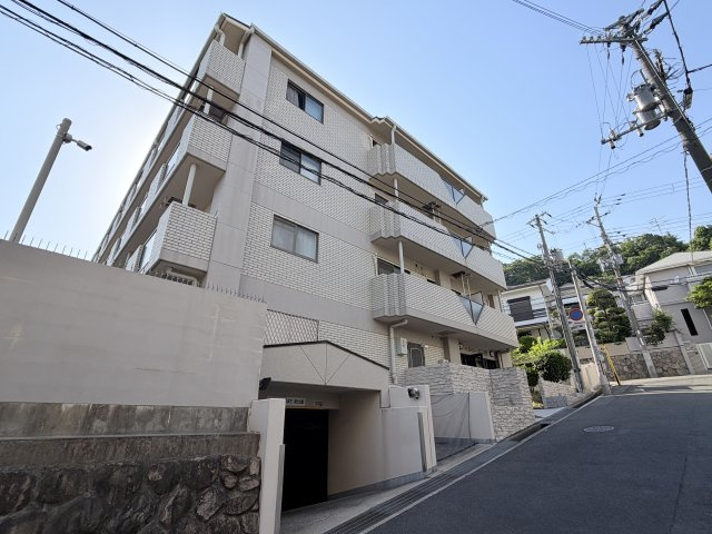 ベルロード六甲の外観