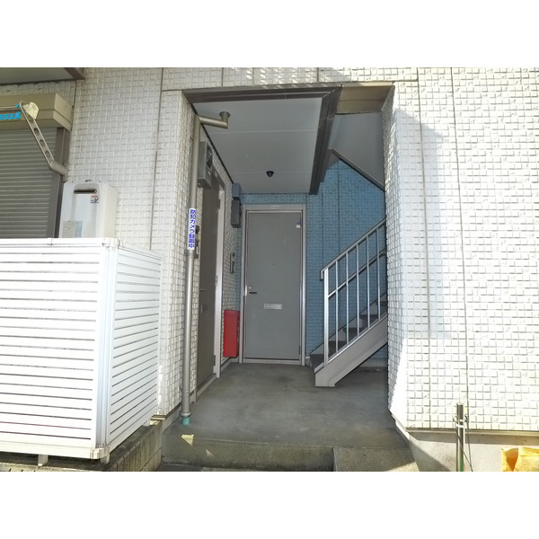 フォレスト原木中山のエントランス