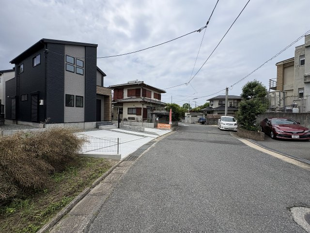 【その他】 | 福岡市城南区東油山1丁目1期　2号棟（全2棟）【仲介手数料無料・0円】 | 現地写真。前面道路です。