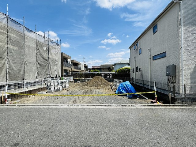 八王子市　元本郷町　新築一戸建ての駐車場|～L字型に2台駐車可能カースペース～