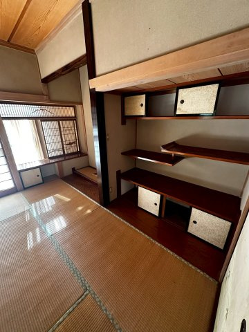 梅田3丁目川の見える平屋の和室