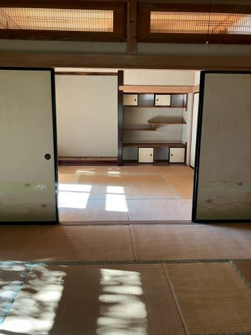 梅田3丁目川の見える平屋の和室