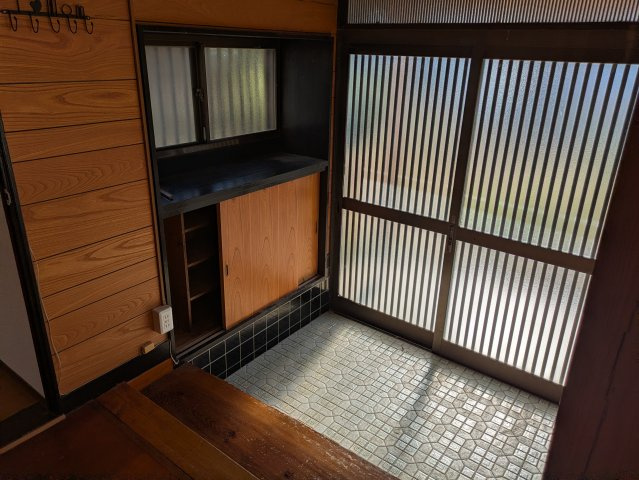 成田市大袋中古戸建の玄関|シンプルで使いやすい玄関です