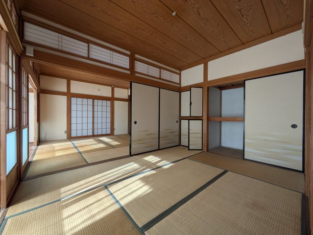 成田市大袋中古戸建の和室|明るい和室です