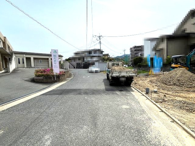 【その他】 | 福岡市城南区東油山1丁目1期　1号棟（全2棟）【仲介手数料無料・0円】 | 現地写真。前面道路です。