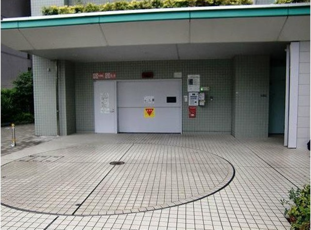 港区港南２丁目の賃貸マンションの駐車場