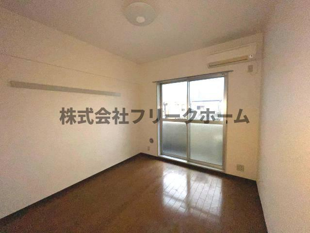 三鷹市上連雀３丁目の賃貸マンションの居間・リビング