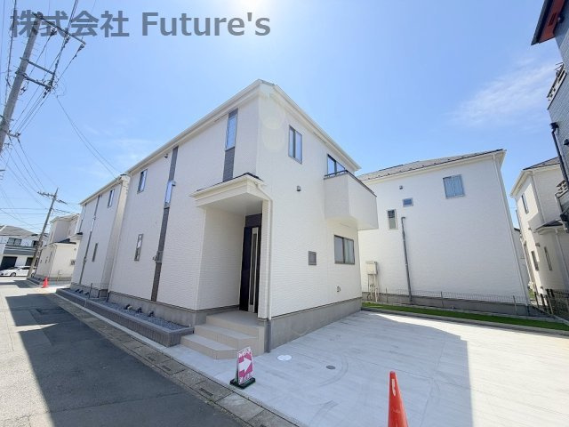 三郷市戸ケ崎5丁目　新築戸建　全10棟　A号棟の外観|■八潮駅・金町駅までバス便があり、バス停までも徒歩3分！
