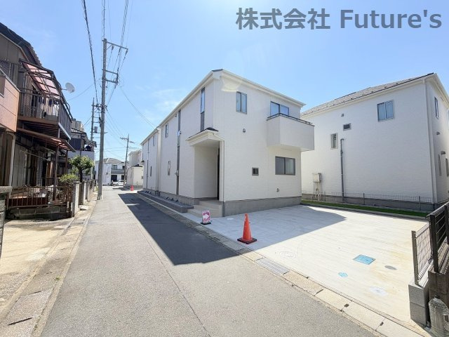 三郷市戸ケ崎5丁目　新築戸建　全10棟　A号棟の前面道路含む現地写真|前面道路含む現地写真です。
