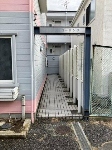 メゾンローザンヌのエントランス