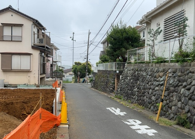 【展望】 | 桜や紅葉の名所に出かける人は多いと思いますが、家にいながら季節の移ろいを感じる生活を送りませんか？リビングや窓から見える景色が生活を彩るワンポイントに！現地から見える景色を堪能してみては如何でしょう。