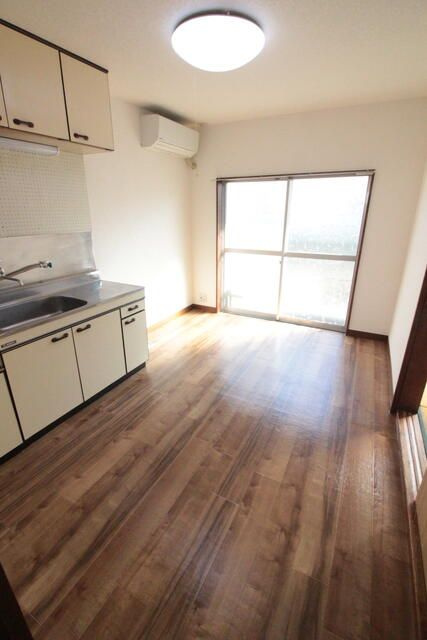 相模原市中央区高根１丁目の賃貸マンションの居間・リビング