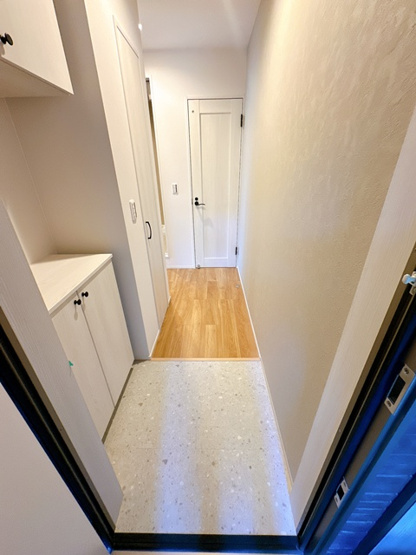 【玄関】 | Louis Apartment 吹田東リバーパーク
