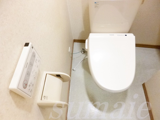 ダブルキュービックのトイレ|快適ウォシュレト付きトイレです♪