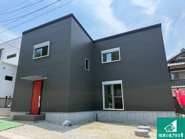 泉南市信達大苗代　新築一戸建ての外観|お客様に長く安心して住んでいだだける事にこだわった家づくり！住んでからのアフターサービスにもしっかりと取り組んでいます！