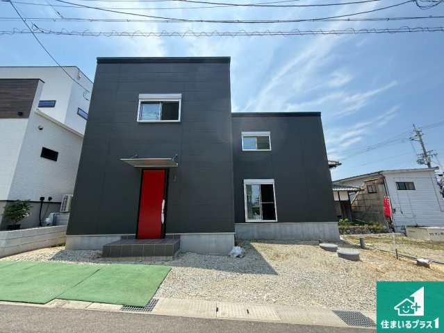 泉南市信達大苗代　新築一戸建ての外観|安心の10年保証！外観を美しく保ち、雨水で汚れを落とします！気になることがありましたら、お気軽にお問い合わせください！