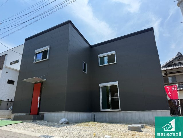 泉南市信達大苗代　新築一戸建ての外観|お客様に長く安心して住んでいだだける事にこだわった家づくり！住んでからのアフターサービスにもしっかりと取り組んでいます！