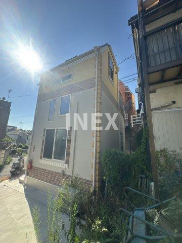 横浜市磯子区中浜町のアパートのエントランス