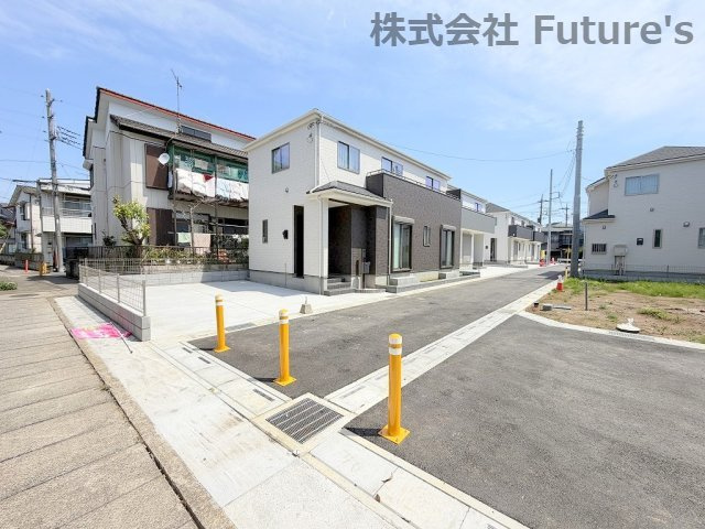 三郷市戸ケ崎5丁目　新築戸建　全10棟　D号棟の前面道路含む現地写真|前面道路含む現地写真です。