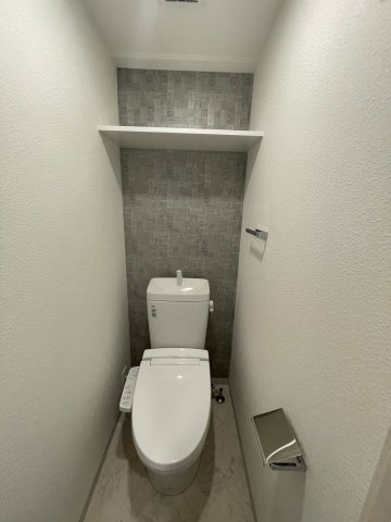 S-RESIDENCE新大阪Rishのトイレ|同マンション反転タイプを表示しています