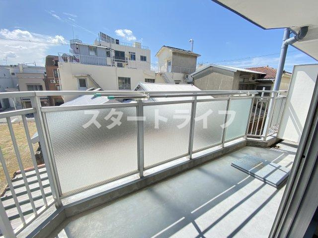 大阪市東淀川区西淡路５丁目の賃貸マンションのバルコニー