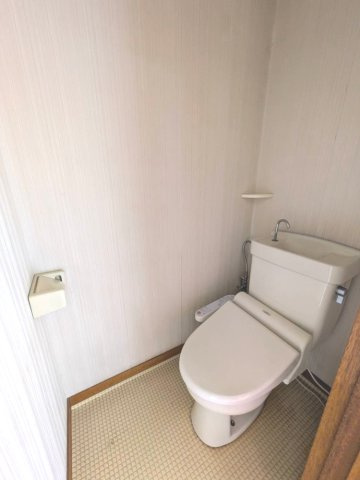 北葛飾郡杉戸町高野台西５丁目のアパートのトイレ