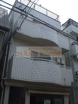 小川ビルの外観