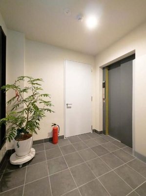 【ロビー】 | Chataigne Foret Otemachi(シャテーヌ フォレット大手町)