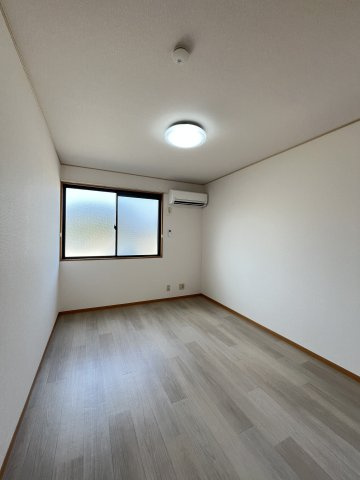 ロワール福原B棟の洋室