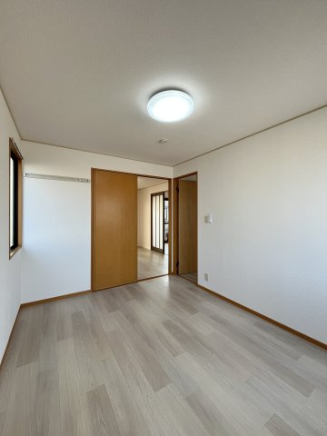 ロワール福原B棟の洋室