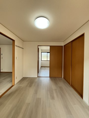 ロワール福原B棟の洋室