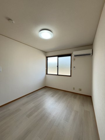 ロワール福原B棟の洋室